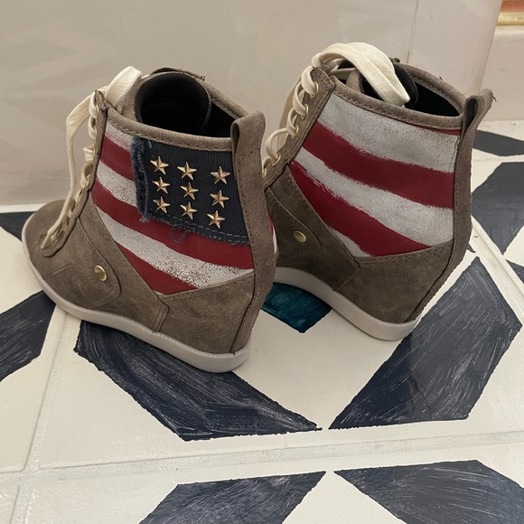 Guess brand wedge sneakers - Picture 3 of 5